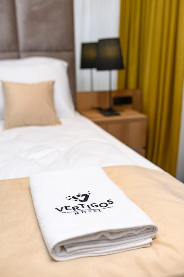 Hotel Vertigos Tuzla Esterno foto
