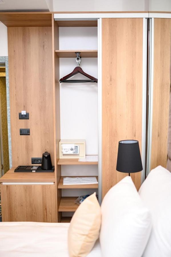 Hotel Vertigos Tuzla Esterno foto