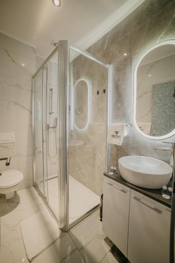 Hotel Vertigos Tuzla Esterno foto