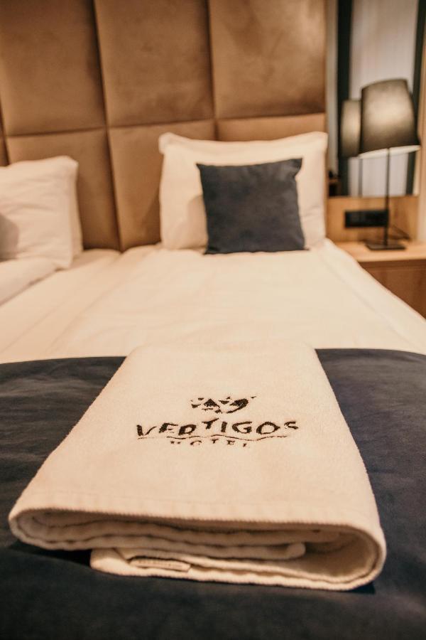 Hotel Vertigos Tuzla Esterno foto