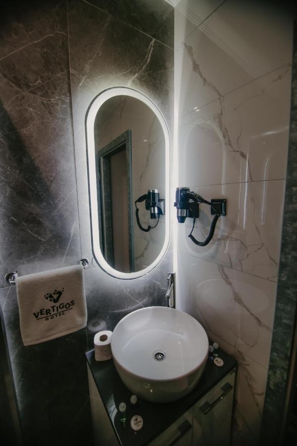 Hotel Vertigos Tuzla Esterno foto